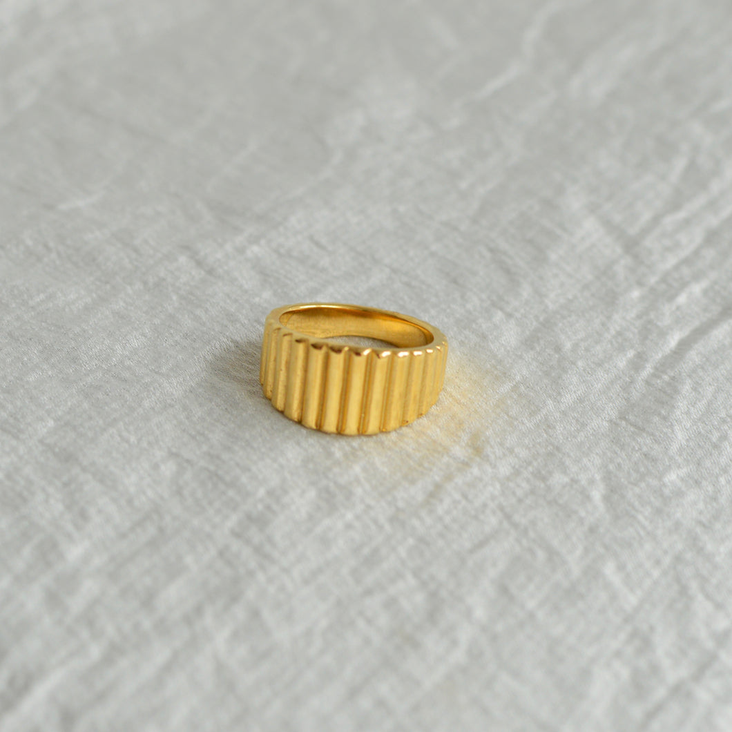 Engraved Stripe Chunky Ring